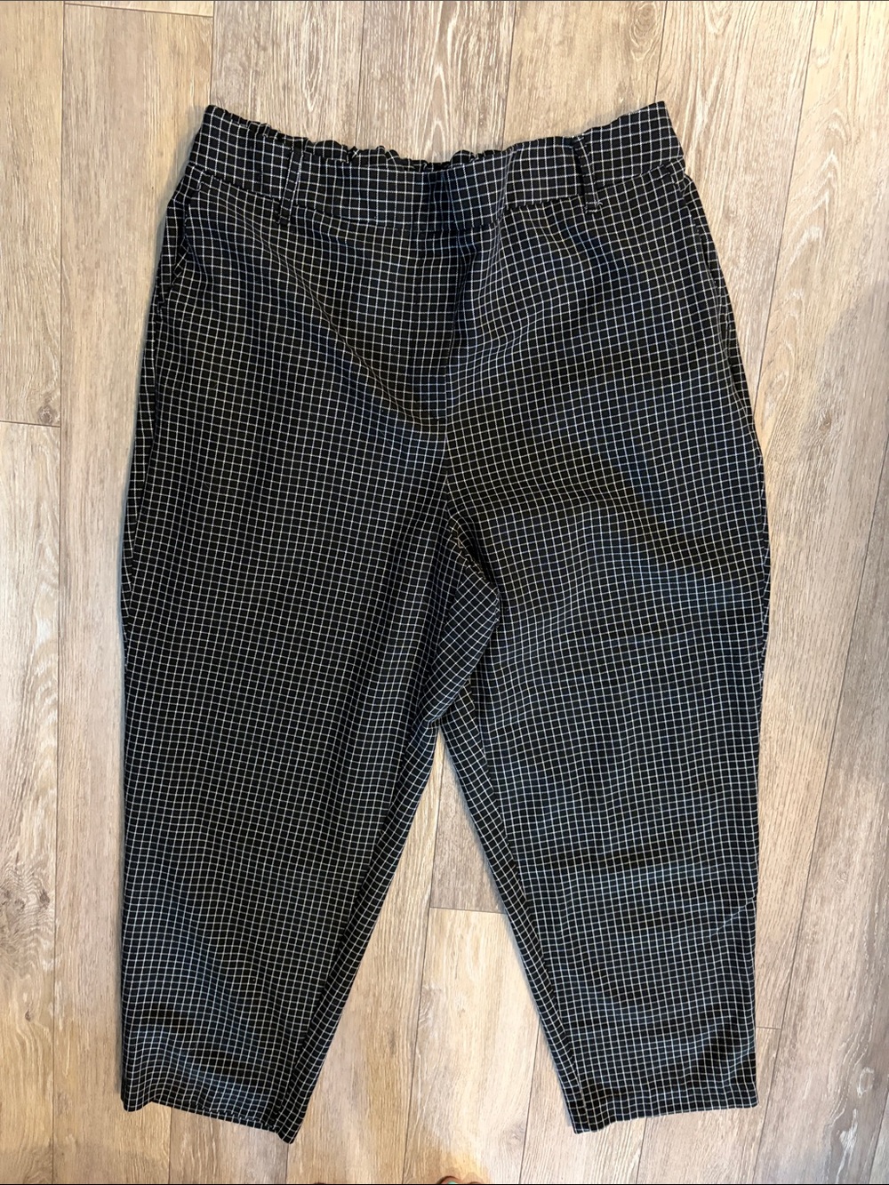 JULES & LEOPOLD | Black Grid-Print Women's Trousers - Picture 4 of 15